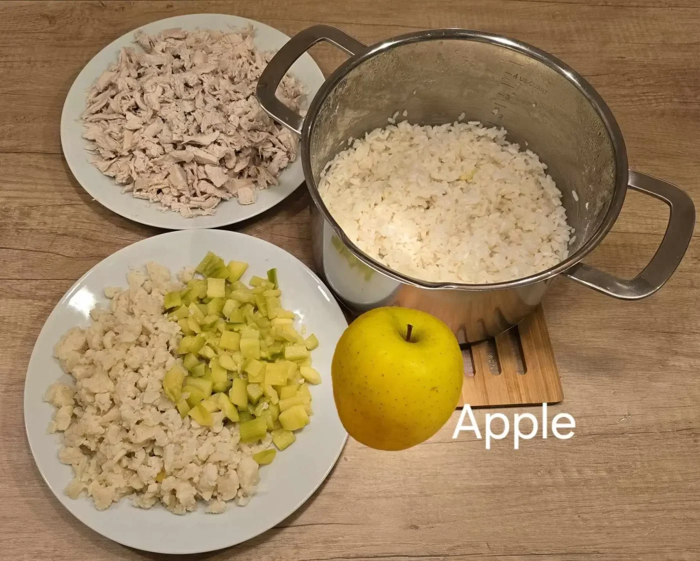 Домашно приготвено пуешко с карфиол за кучета в купа